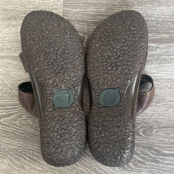 Born Brown Leather Sandals Adjustable straps Cushioned 8M/W Comfortable Casual - Picture 5 of 11